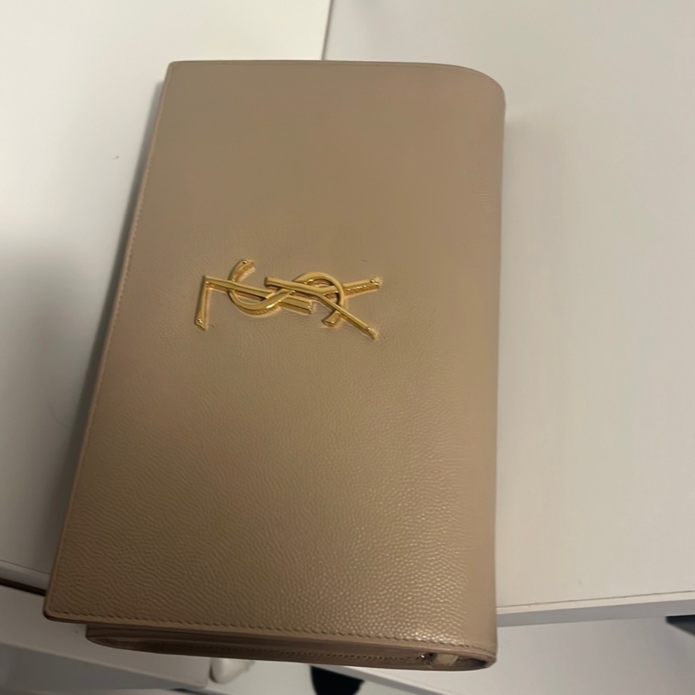 Ysl clutch